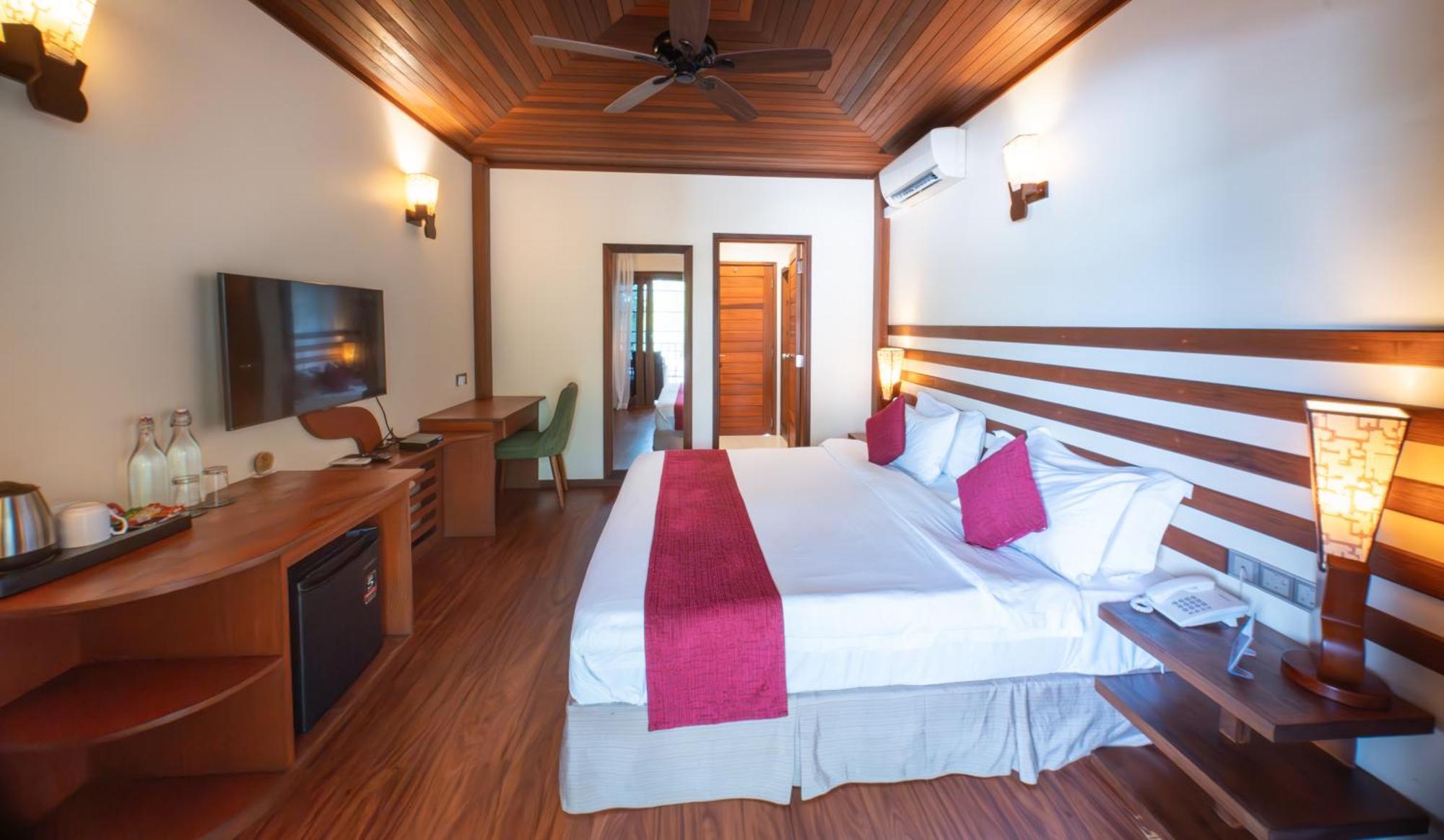 Araamu Hotels Maldives At Dhiffushi Bagian luar foto