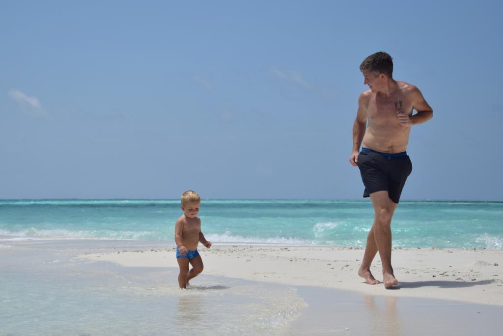 Araamu Hotels Maldives At Dhiffushi Bagian luar foto