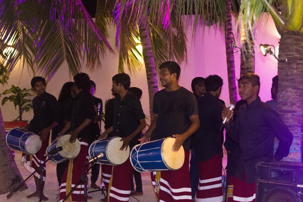 Araamu Hotels Maldives At Dhiffushi Bagian luar foto